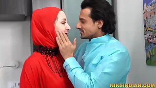 रज़िया भाभी ने पति के घर पे होते हुए पराये मर्द से चूत चुदवायी